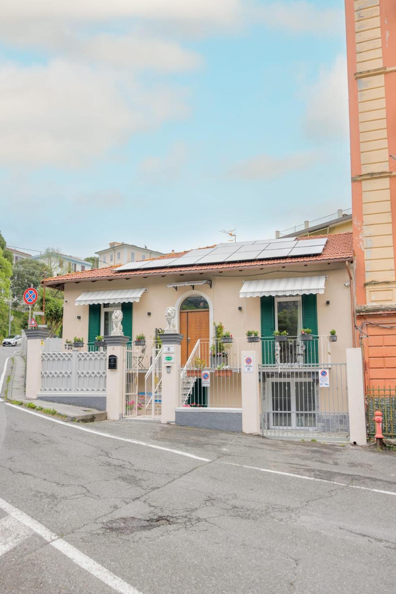 La Maison Du Lion La Spezia Bagian luar foto